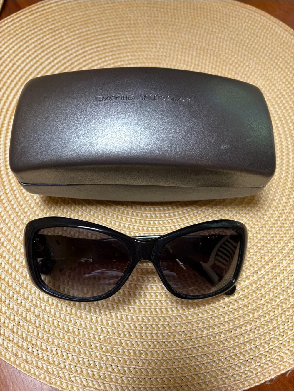 David Yurman Black Women's Fashion Sunglasses with Gradient Lense - Picture 1 of 5